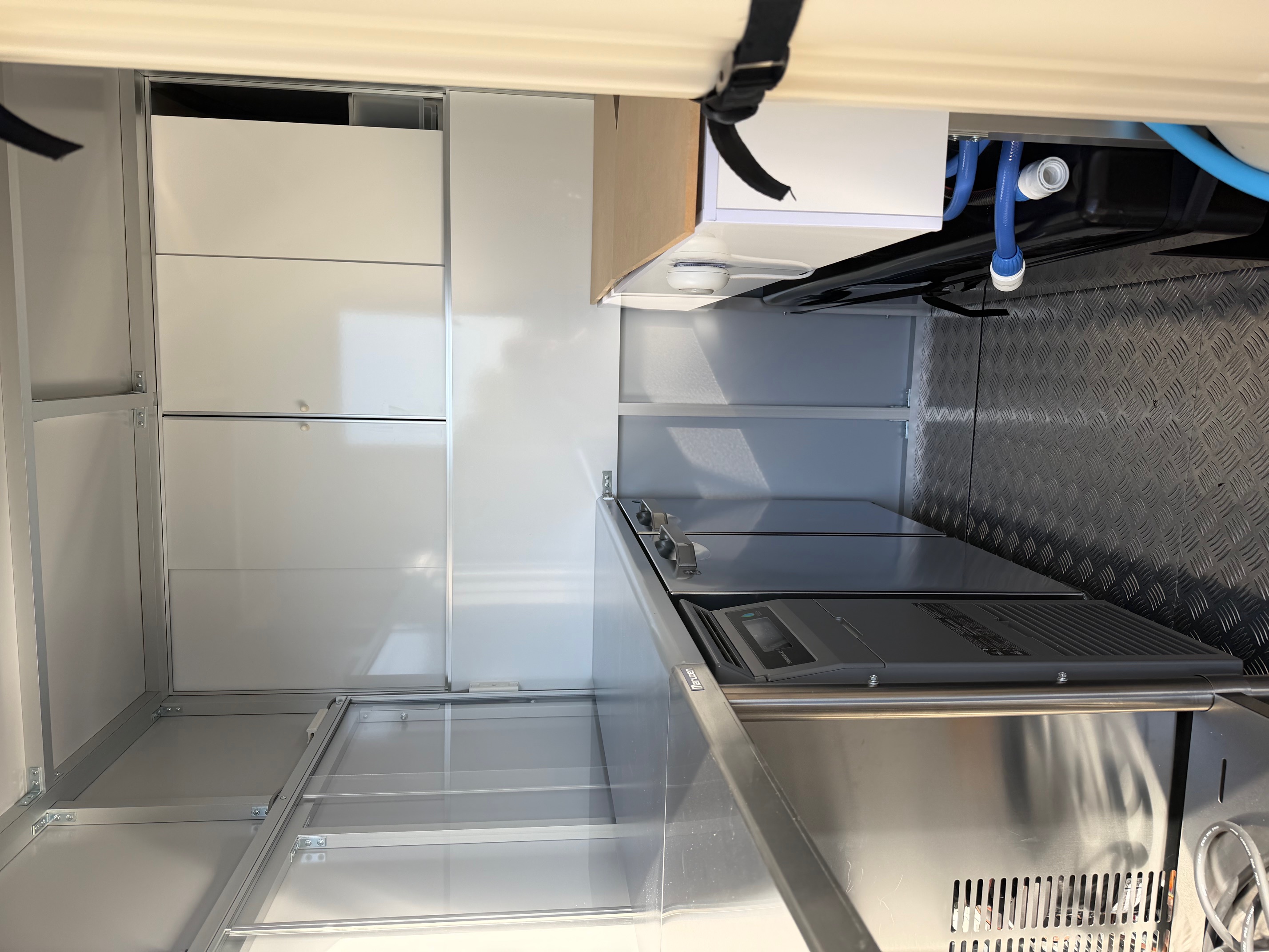 甘雪屋号 キッチン全体